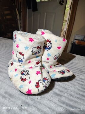 Hello Kitty White Plush Baby Booties with Pink & Blue Stars